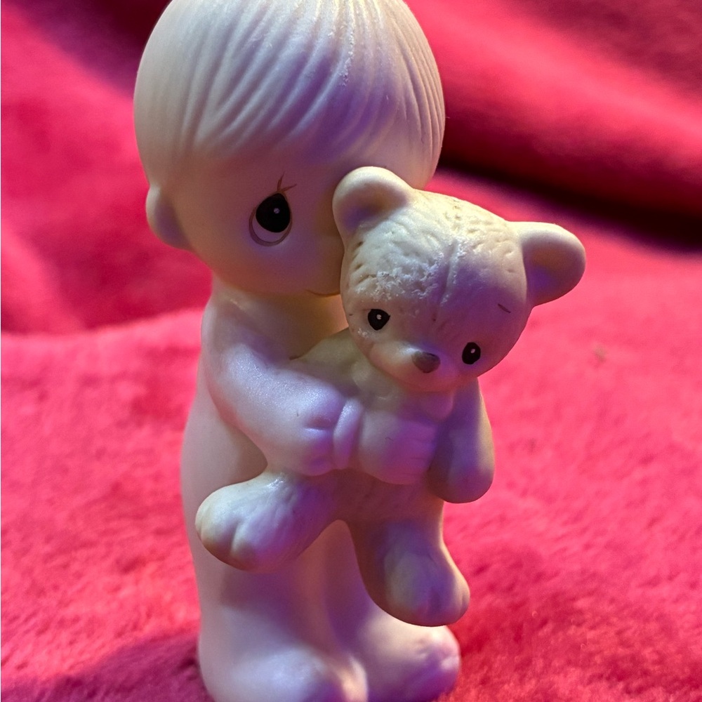Precious Moments Vintage 1982”Jesus Loves Me” #E-9278 Little Boy w/Teddy Bear